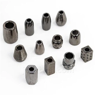 Końcówka sznurka z metalowym ściągaczem