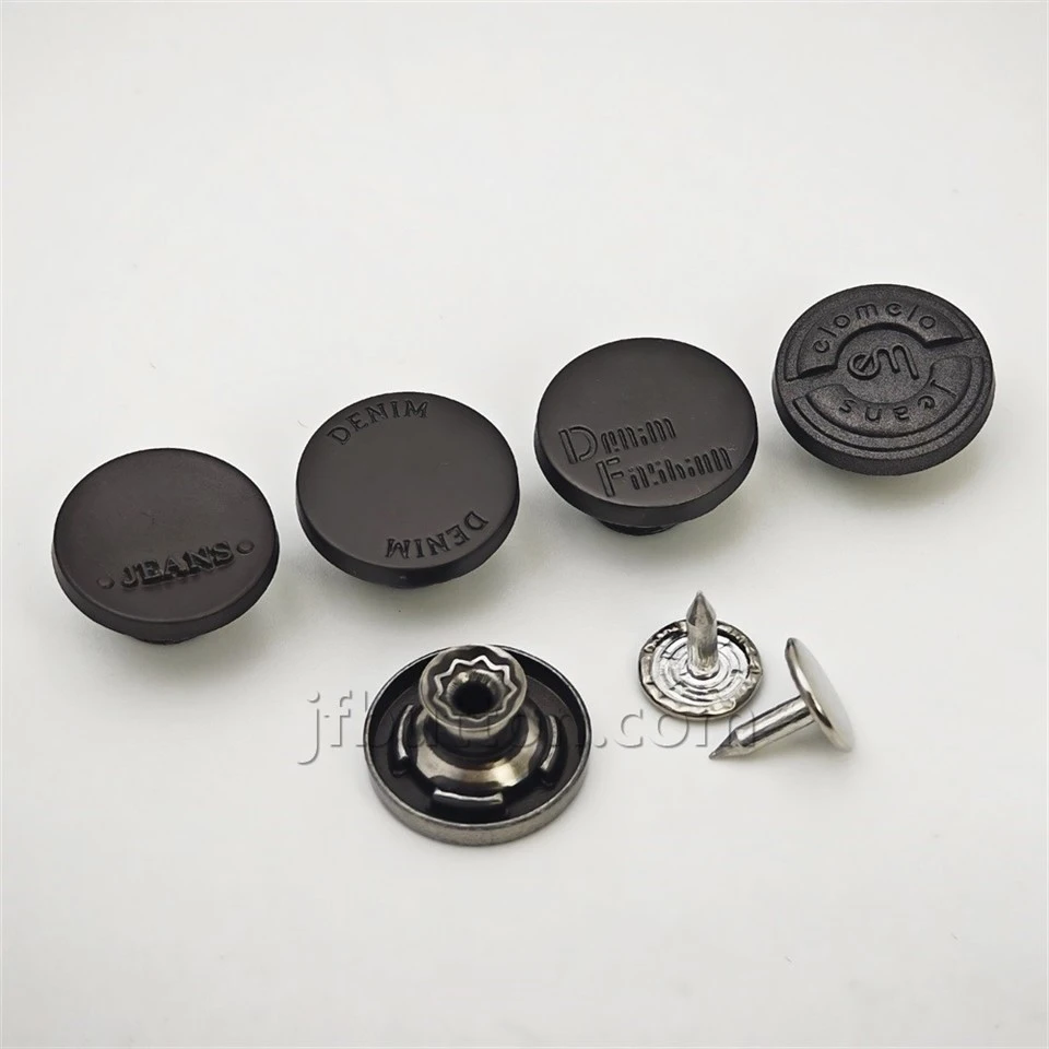 Button Pins Jeans